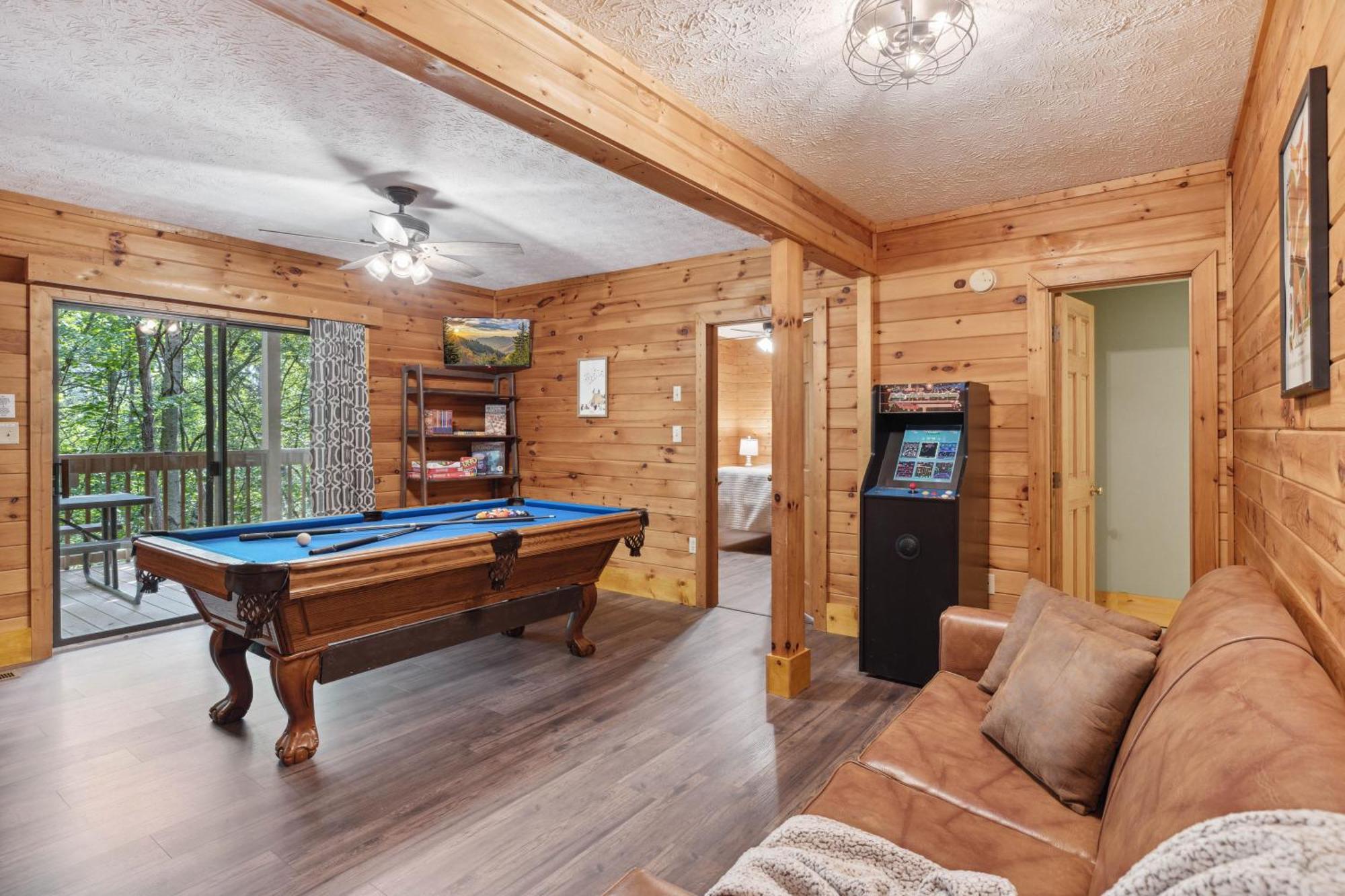 1 Min To The Parkway Spacious Cabin W 3 Suites And Extra Bedroom! Pigeon Forge Luaran gambar