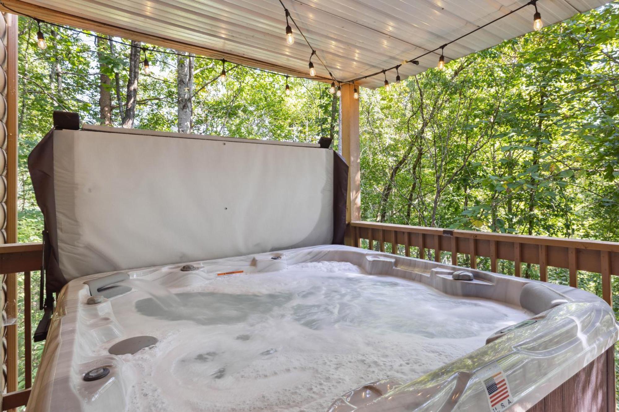 1 Min To The Parkway Spacious Cabin W 3 Suites And Extra Bedroom! Pigeon Forge Luaran gambar